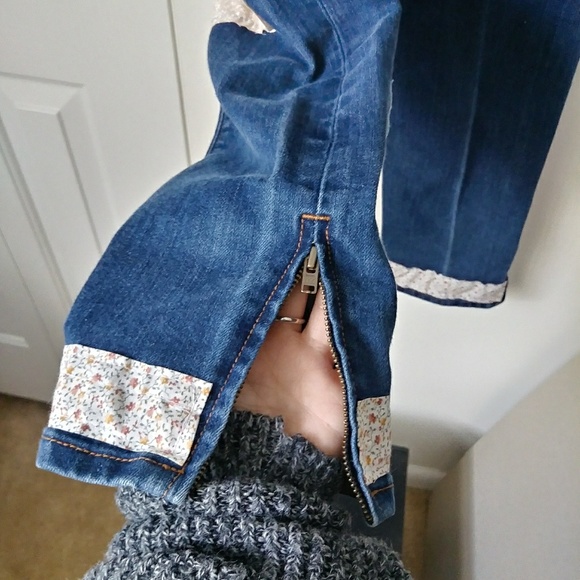 Hand sewn pastel vintage floral patch jeans size 4 - Picture 3 of 8