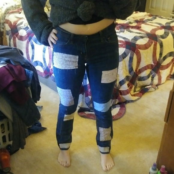 Hand sewn pastel vintage floral patch jeans size 4 - Picture 4 of 8