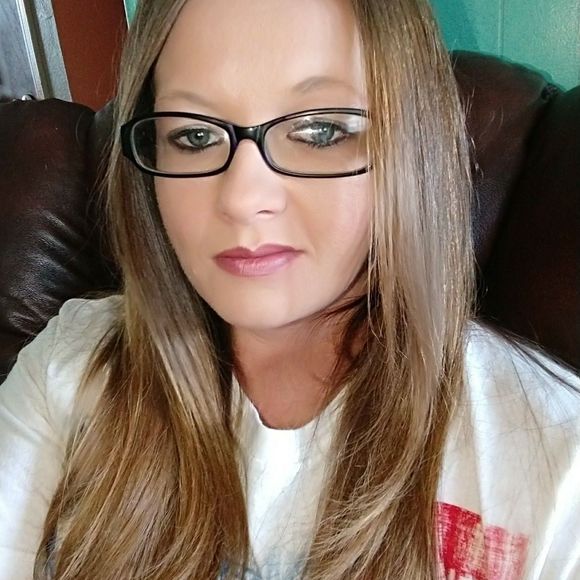 Meet your Posher, Kimberly - Picture 2 of 2