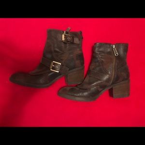 Donald J Pliner Women'S Delta Buckle Booties