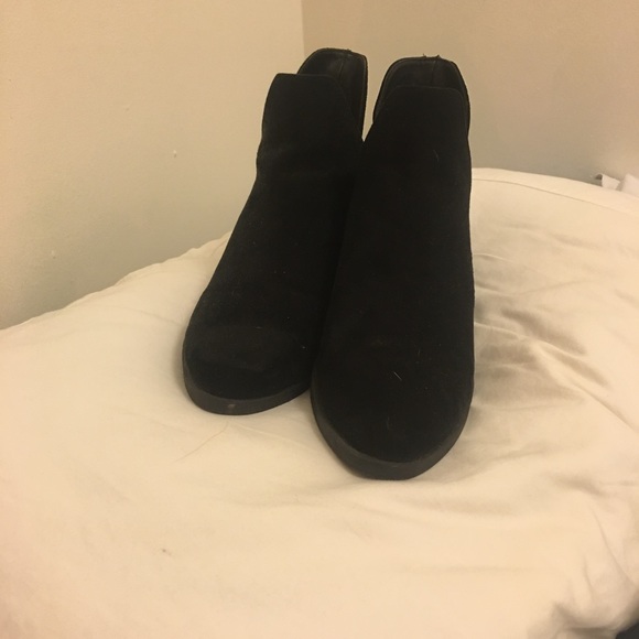 Black Ankle high booties - Picture 2 of 4