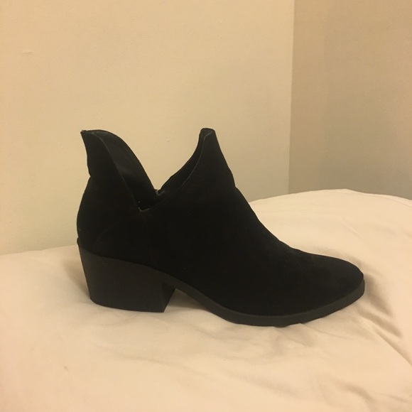 Black Ankle high booties - Picture 4 of 4
