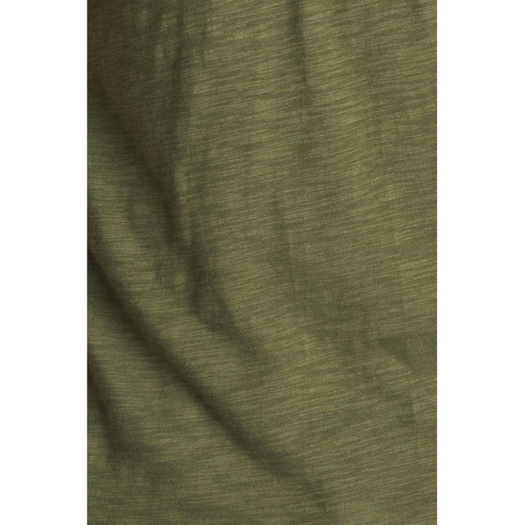 Bundle of Men's Basic V-Neck Shirts - Picture 6 of 7