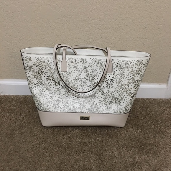 Kate Spade Flower Tote - Picture 1 of 4