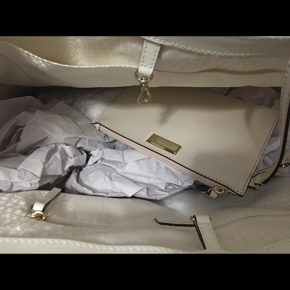 Kate Spade Flower Tote - Picture 2 of 4