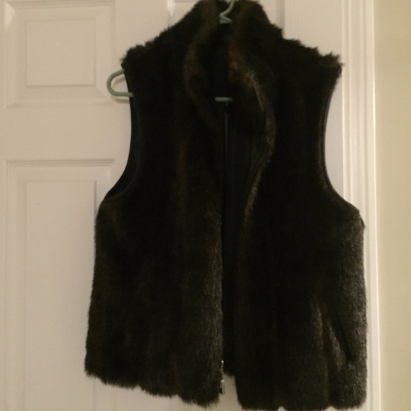 Faux Fur Vest - Picture 5 of 5