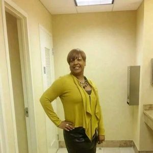 Meet your Posher, Dionne