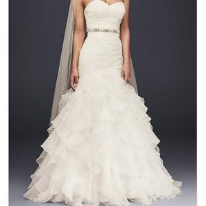 DAVIDS BRIDAL-Organza Mermaid Ruffled Wedding Gown