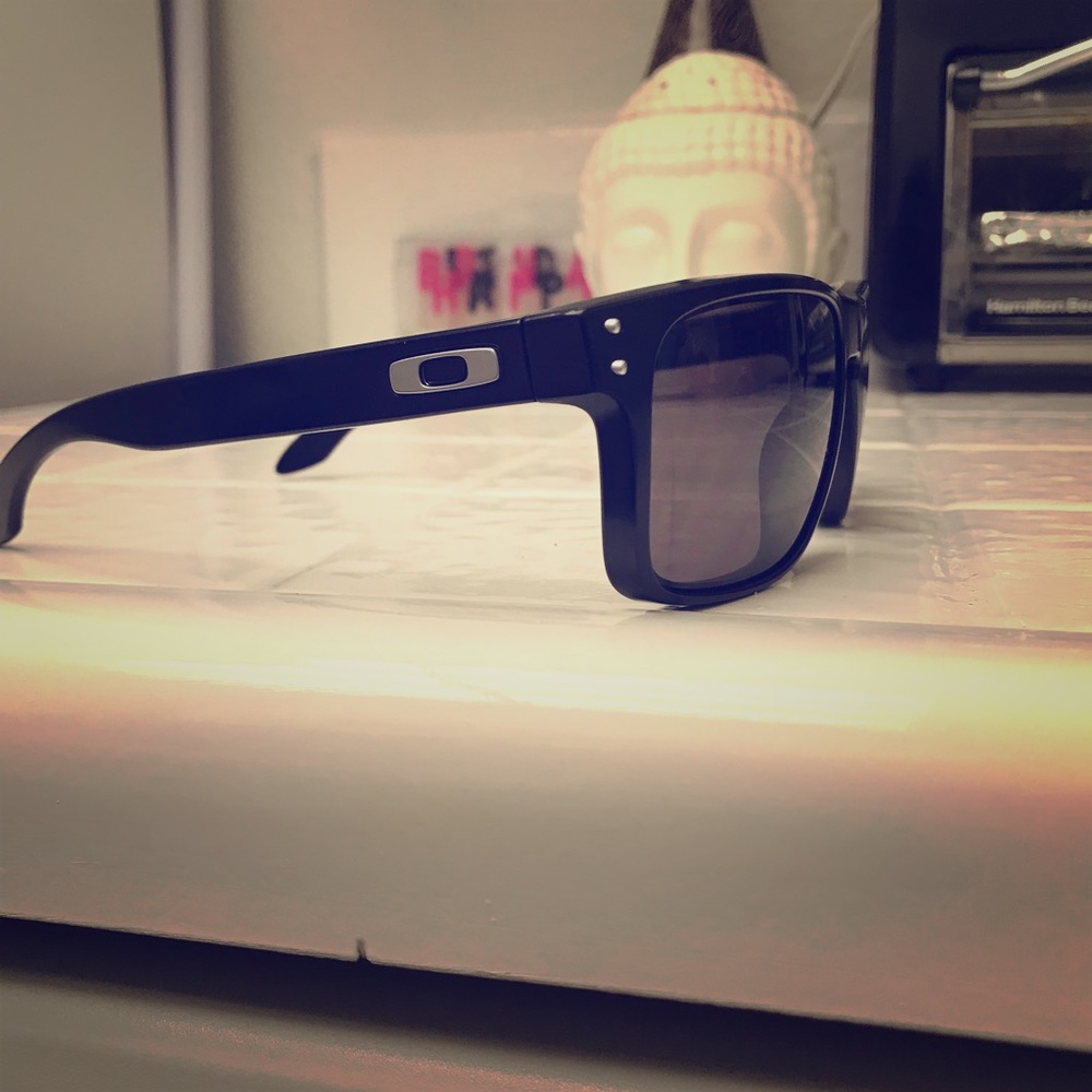 Oakley Holbrook