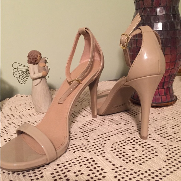 Tan Sandal - Picture 1 of 3