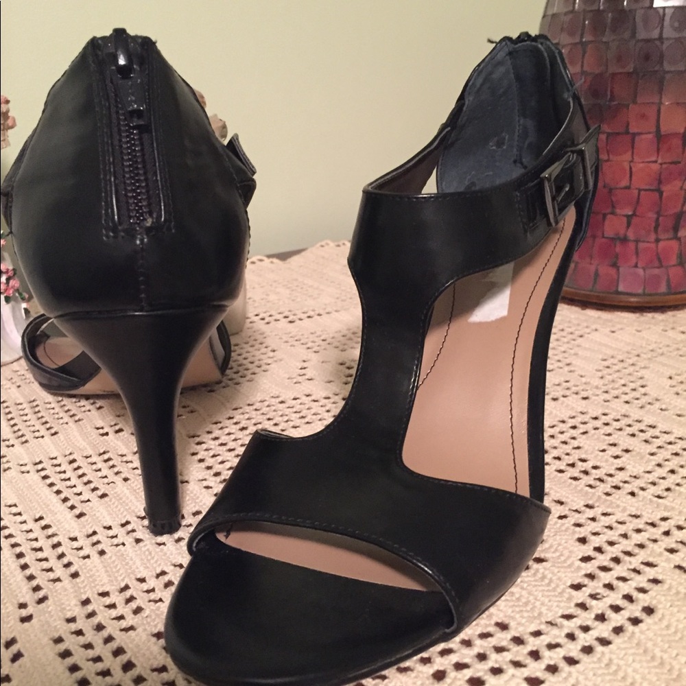 Black sandal
