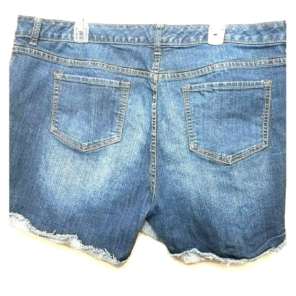 Cute Plus size cut off shorts