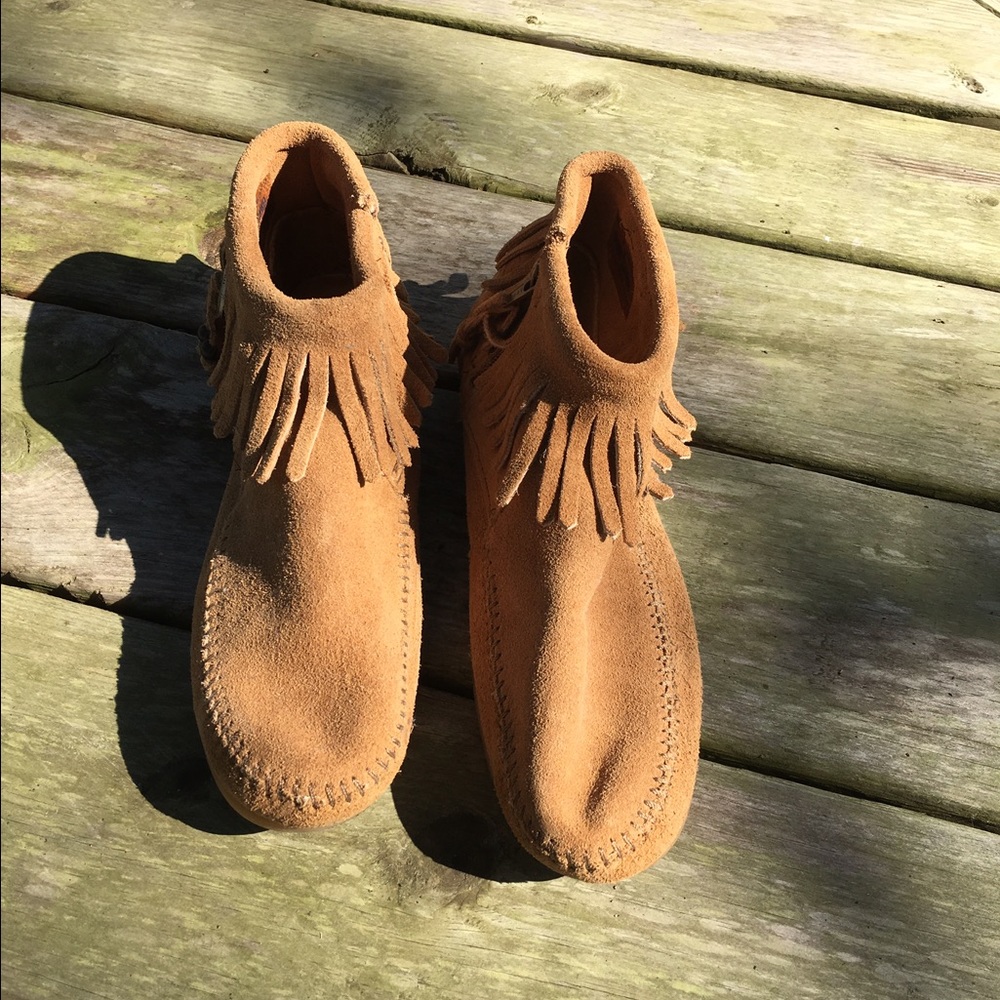 Minnetonka Suede Fringe Moccasins