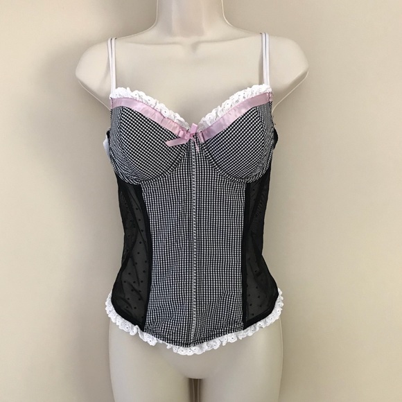 Sexy twins webcam Sexy eyelet bustier