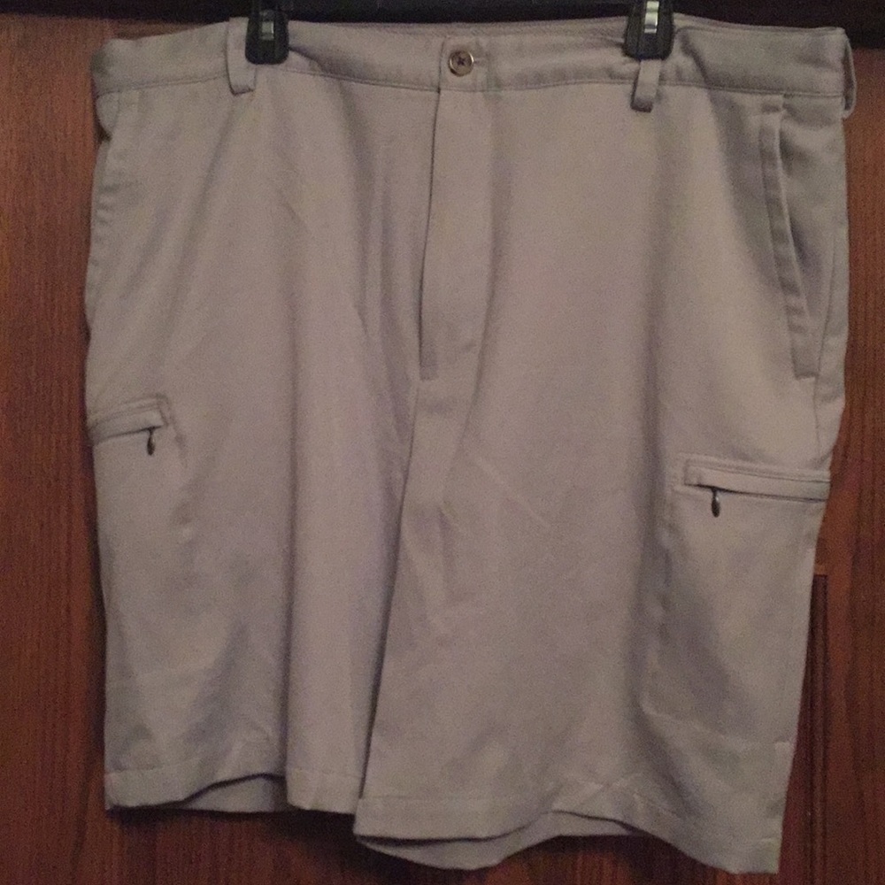 Mens izod size 42 golf shorts gray.  No smoke