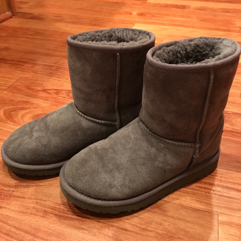 Kids Classic Uggs color grey