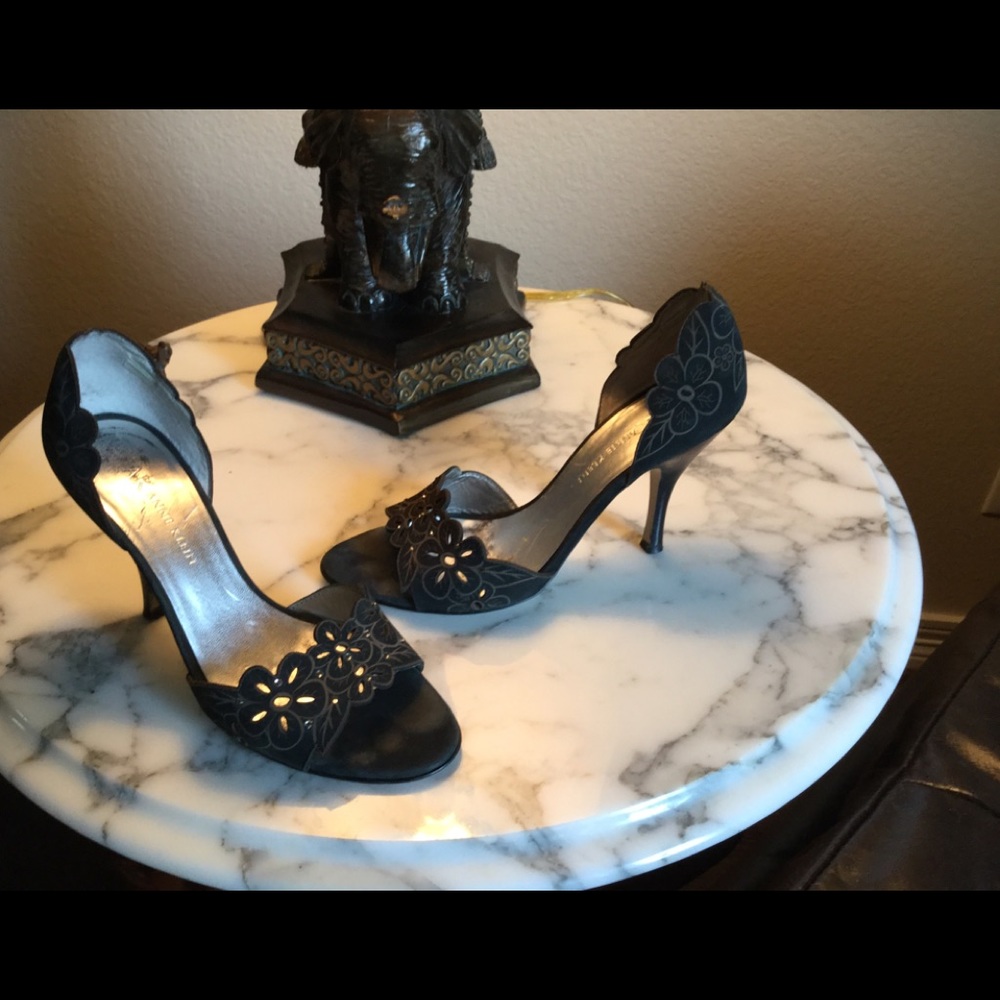 A.K.  Anne Klein Suede Pumps