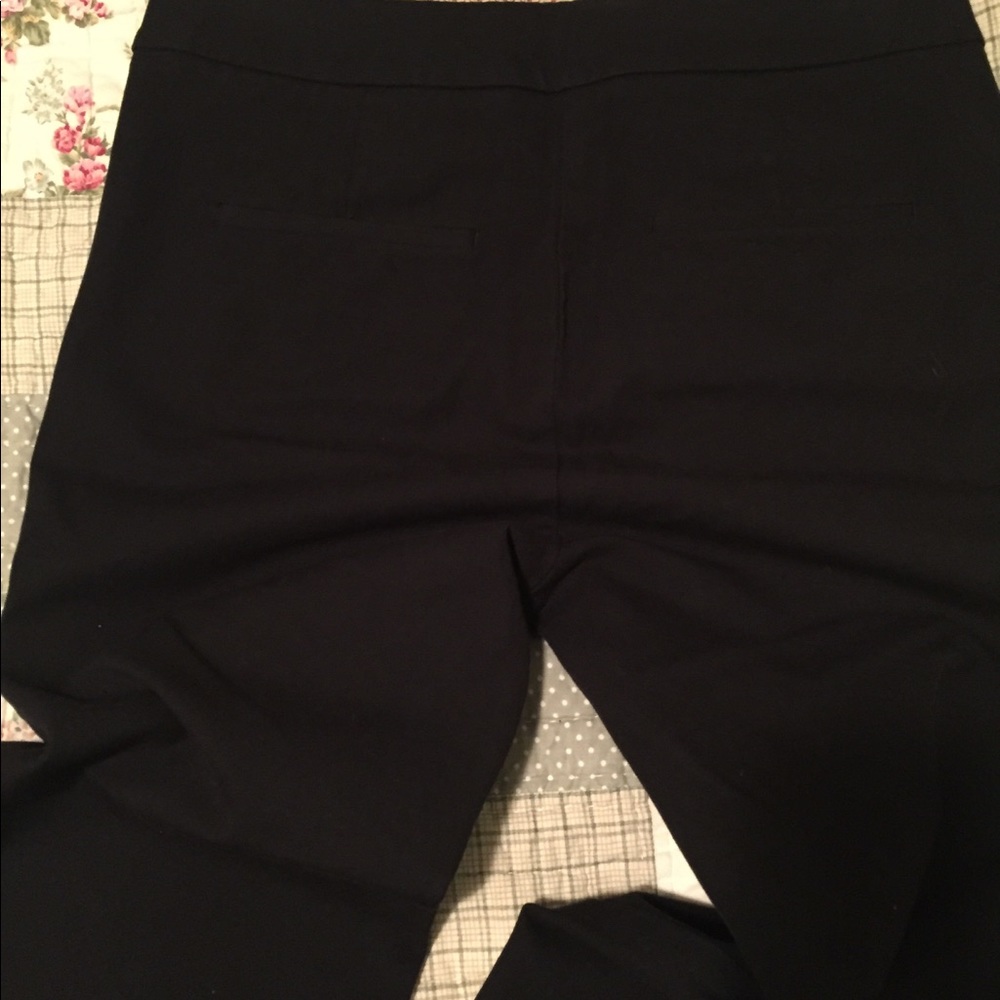 Loft Capris - Picture 3 of 3