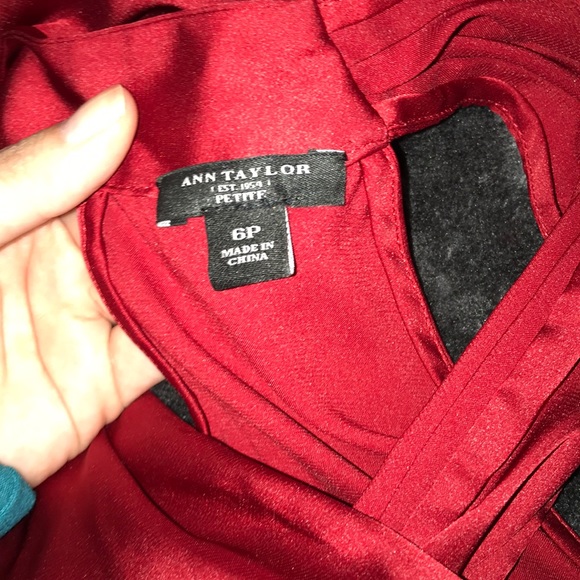 Red Silk Neck Tie Ann Taylor Blouse - Picture 2 of 3