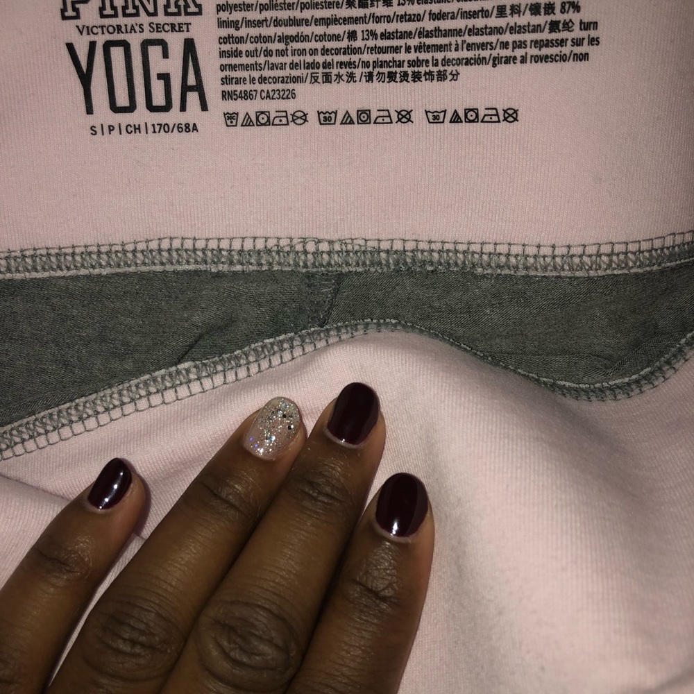 ✨PINK🐶 Grey yoga 🧘‍♀️ pants 👖 ✨ - Picture 3 of 8