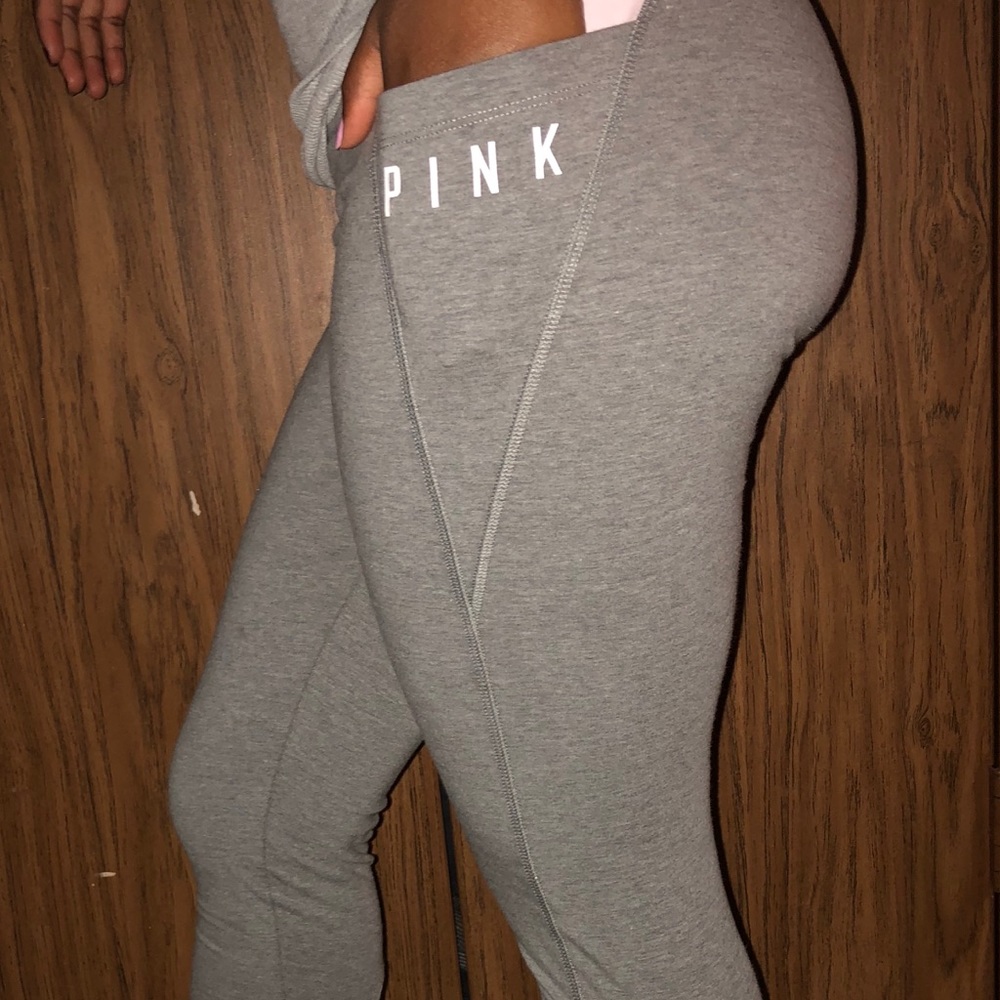 ✨PINK🐶 Grey yoga 🧘‍♀️ pants 👖 ✨ - Picture 4 of 8
