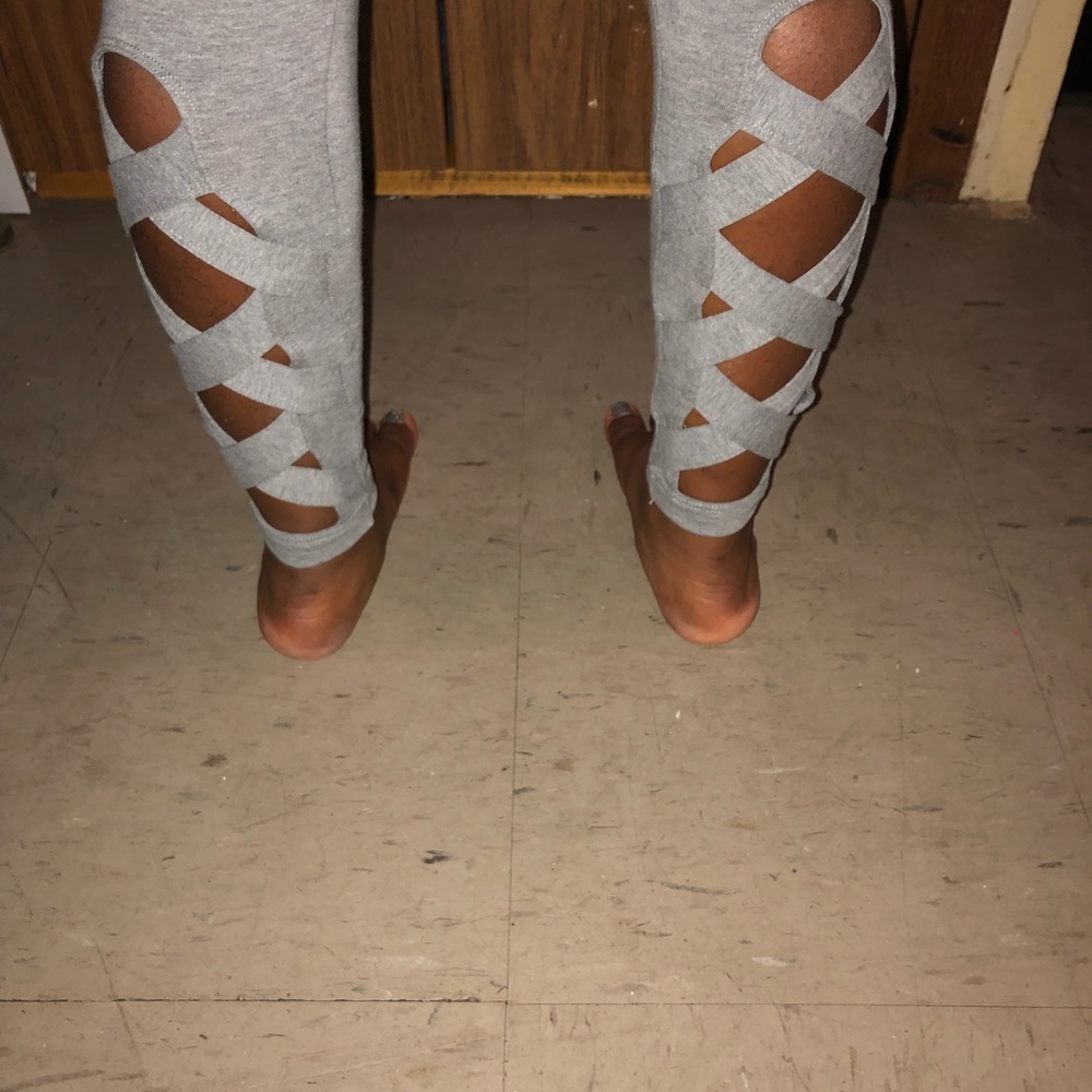 ✨PINK🐶 Grey yoga 🧘‍♀️ pants 👖 ✨ - Picture 8 of 8