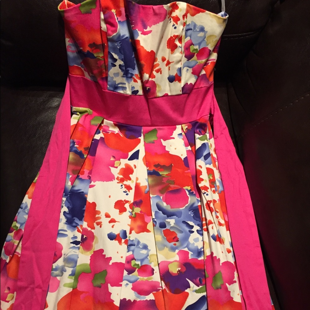Size 4 NWT dress