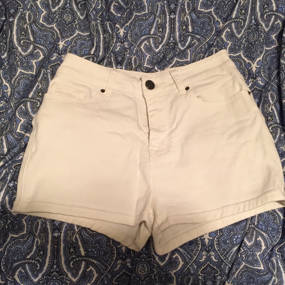 BDG Erin High rise shorts