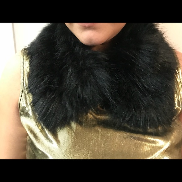 Forever 21 Faux Fur Collar - Picture 3 of 4
