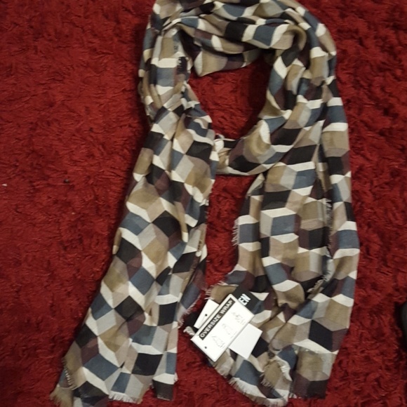 Steve Madden Scarf - Picture 2 of 5