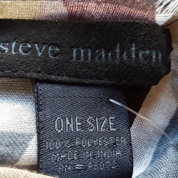 Steve Madden Scarf - Picture 5 of 5