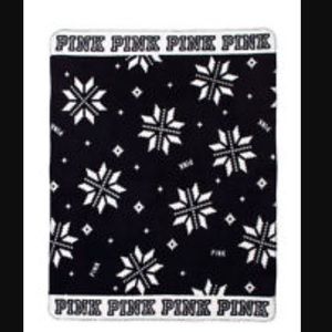 NWT VS PINK cozy blanket