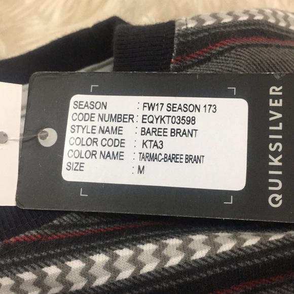 Quicksilver men’s size medium chevron striped top - Picture 4 of 4