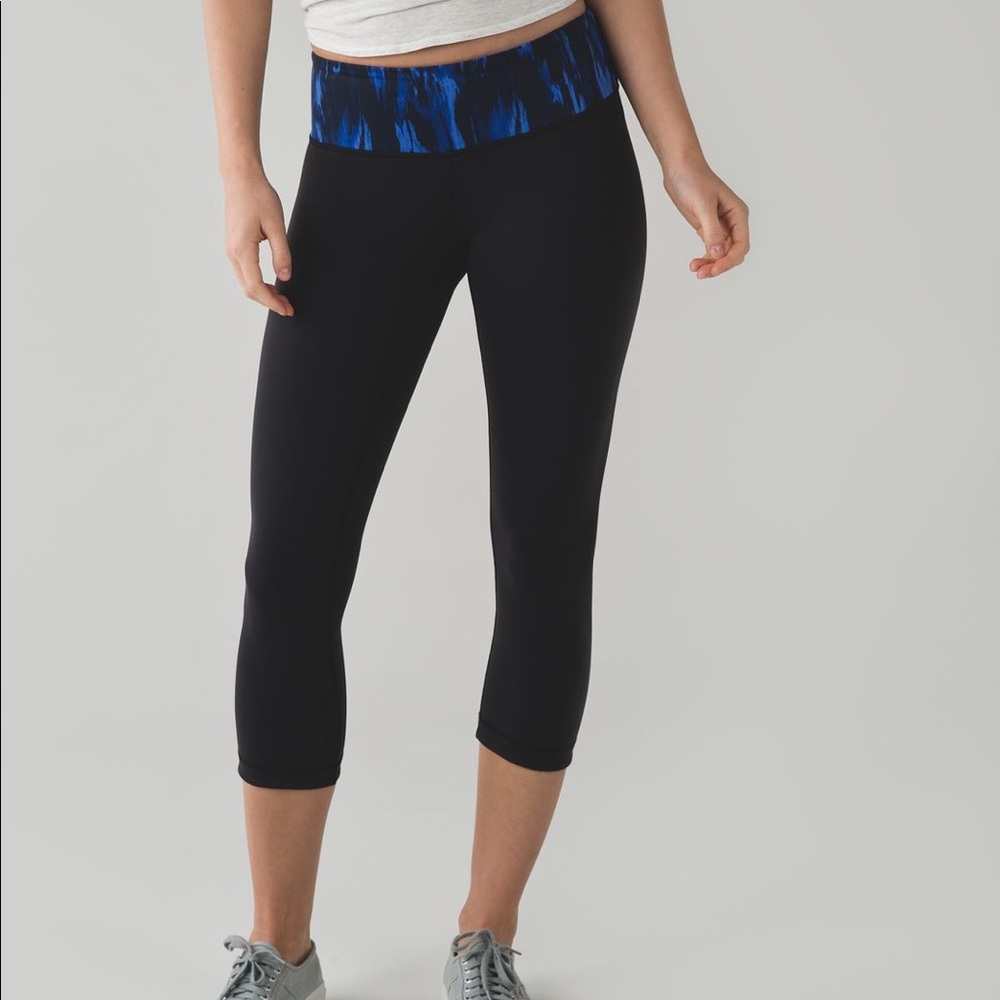 Lululemon size 6 wunder under reversible crop iii
