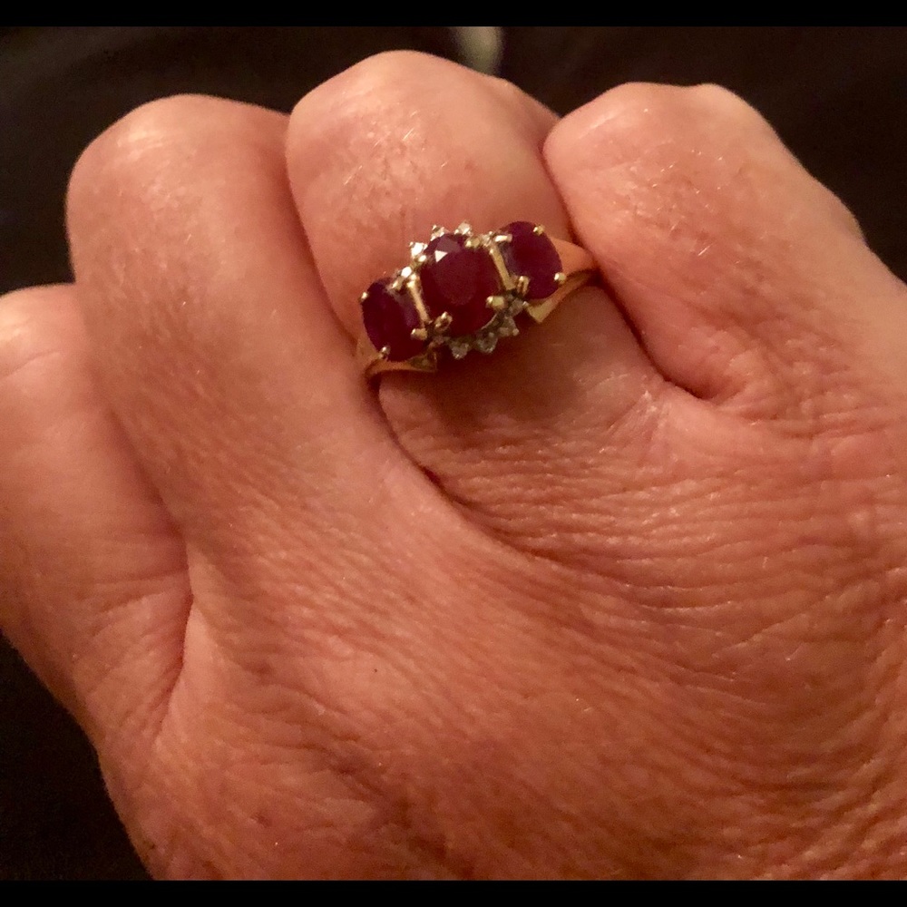 14 kt ruby ring