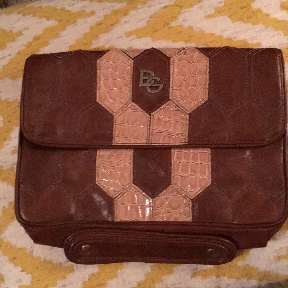 Bcbg clutch❤️SUPER cute