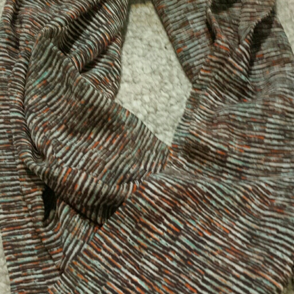 HAND MADE SCARF