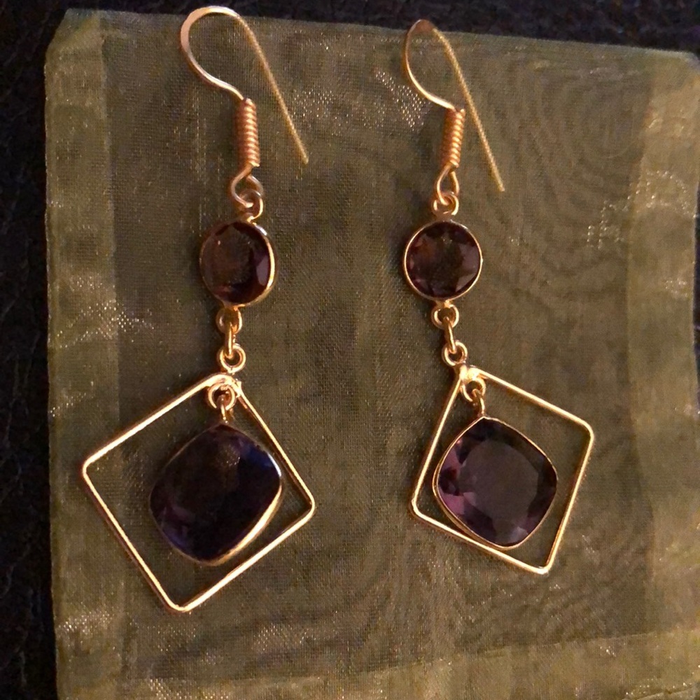🌺SOLD🌺 Beautiful purple earrings