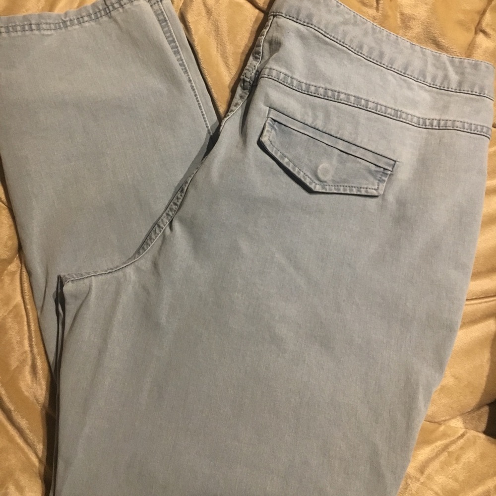 Isaac Mizrahi Live light blue jeans 👖
