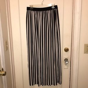 🛑FOREVER 21 MAXI SKIRT🛑