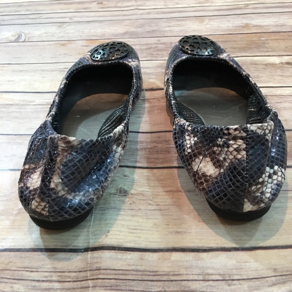 SOLD 7.5 Tahari TA-Varsity Snake Skin Ballet Flats - Picture 4 of 8