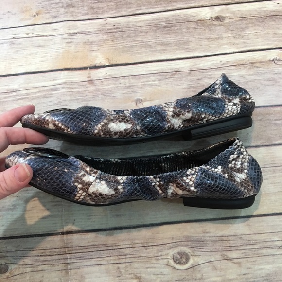 SOLD 7.5 Tahari TA-Varsity Snake Skin Ballet Flats - Picture 6 of 8