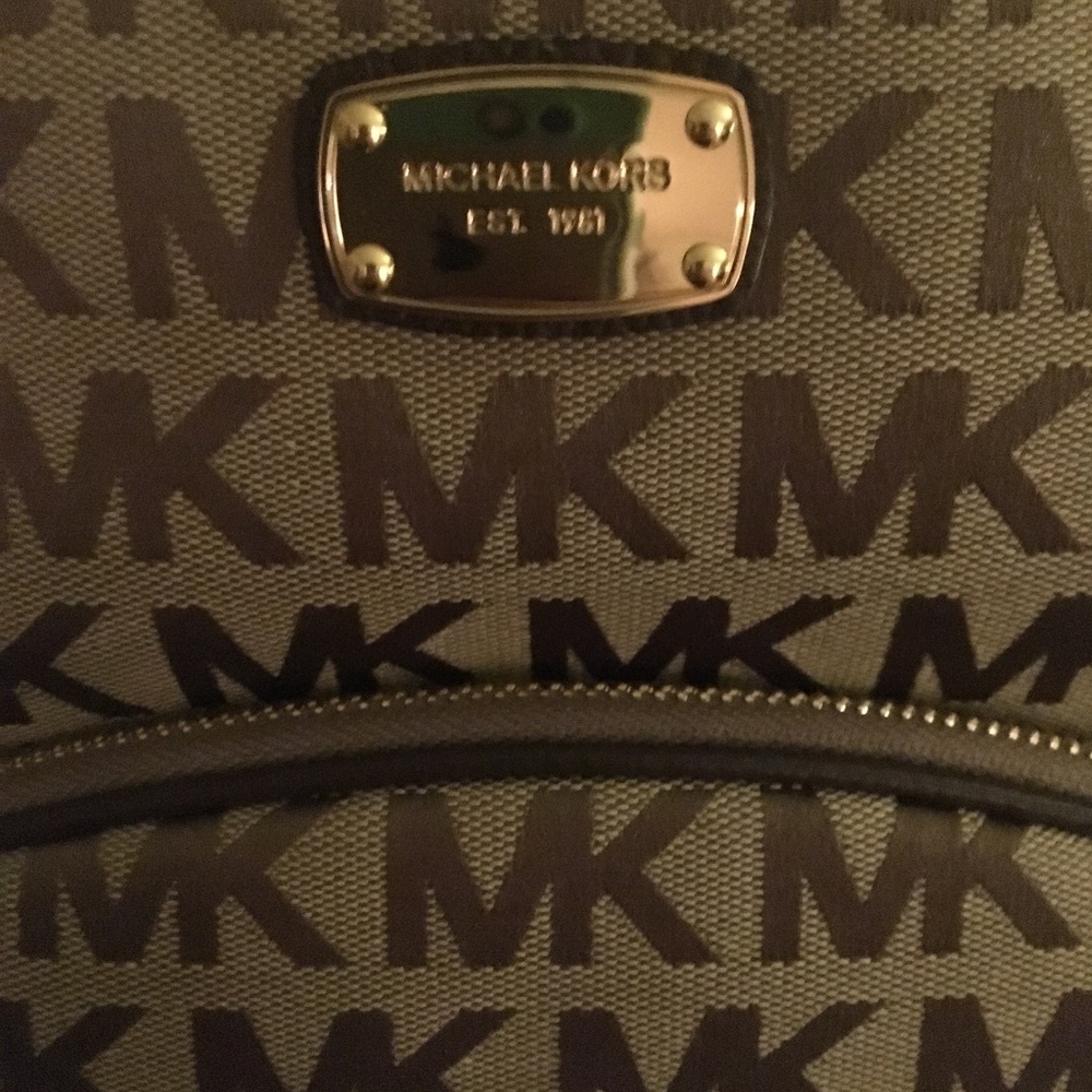 ⏬ NWT AUTHENTIC MICHAEL KORS full sized backpack - Picture 3 of 8