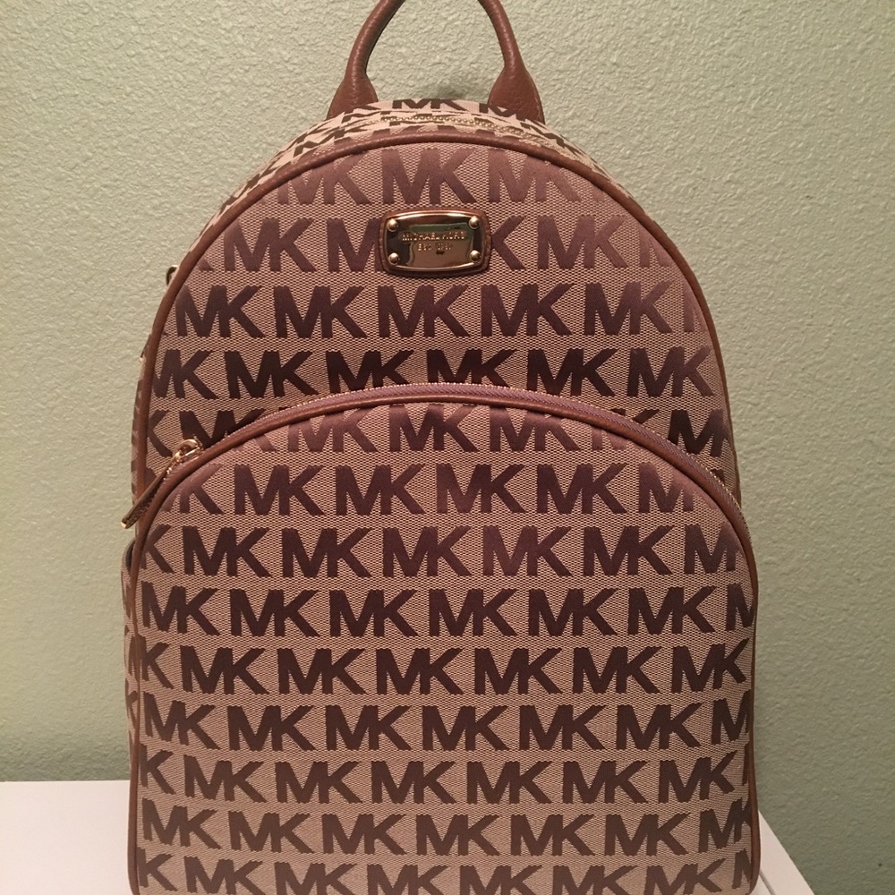 ⏬ NWT AUTHENTIC MICHAEL KORS full sized backpack - Picture 1 of 8