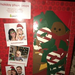 Holiday photo props