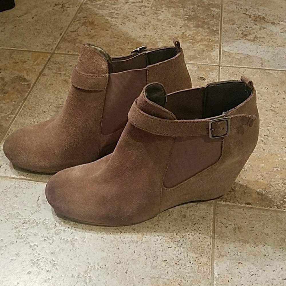 Tesori Tan Suede Booties