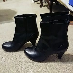 Zip up black boots**never worn** new