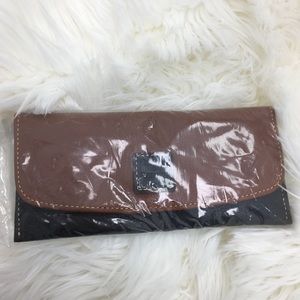 BNWT dooney and bourke wallet