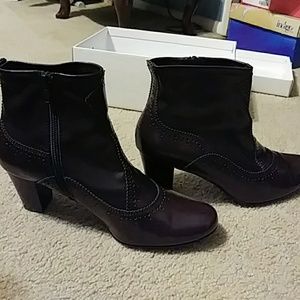 Dark brown zip up boots**new**never worn