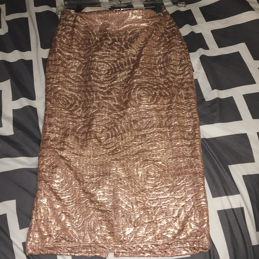 Pink pencil skirt .!